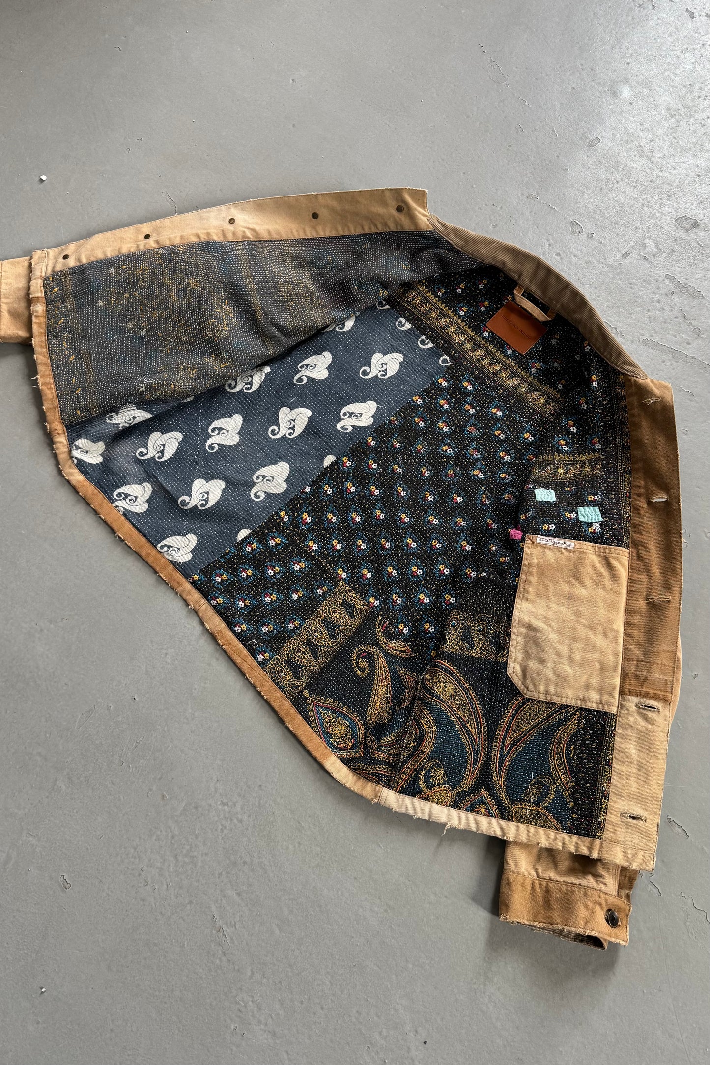 
                  
                    CANVAS HUNTING JACKET
                  
                