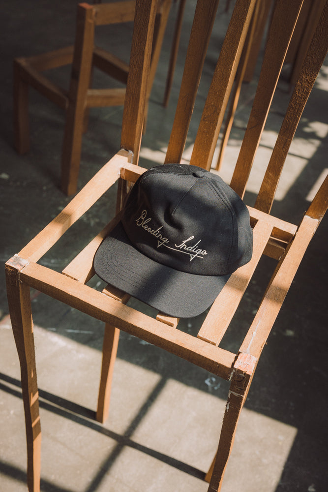 
                  
                    SCRIPT LOGO CAP
                  
                