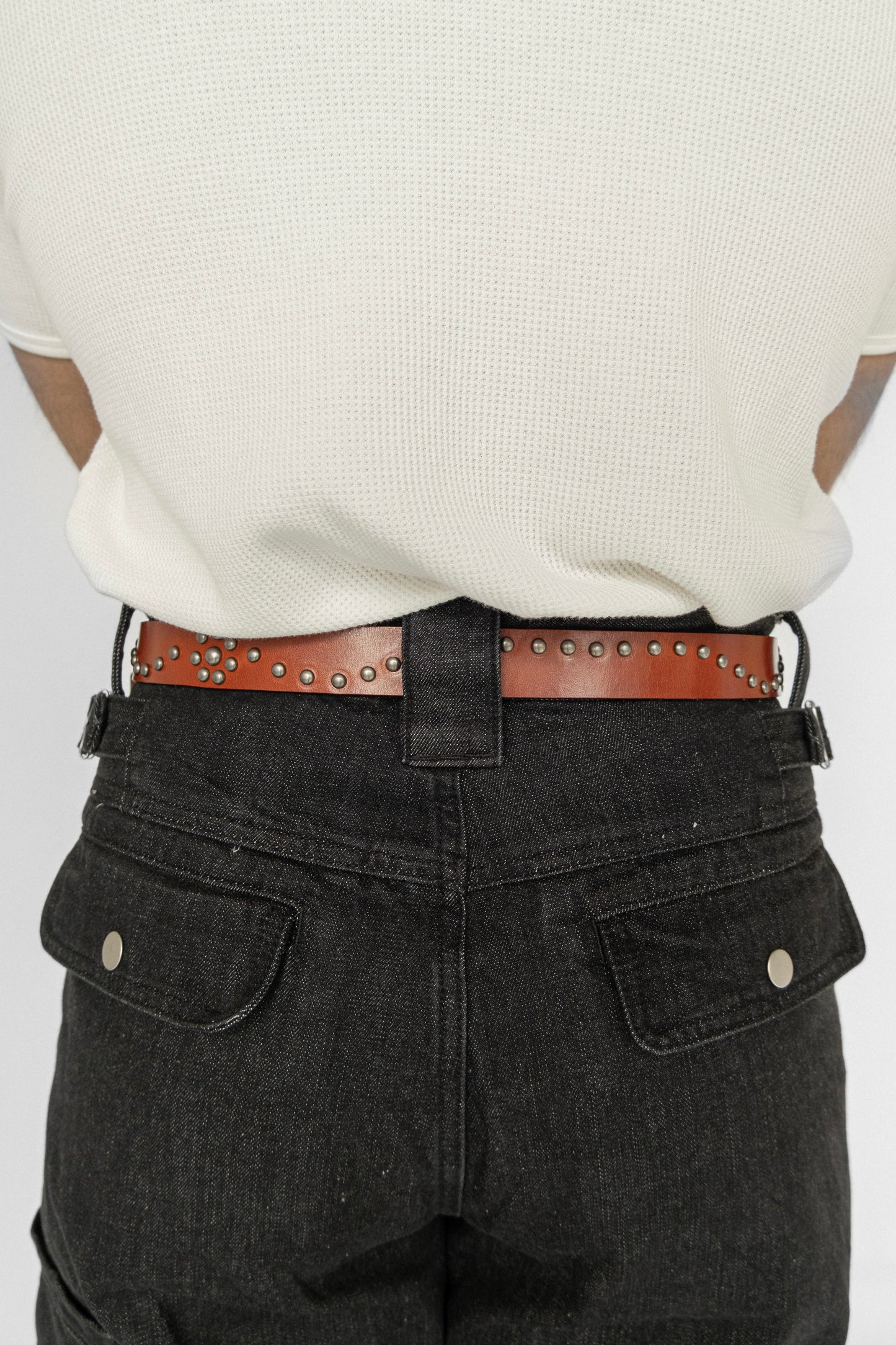
                  
                    STUDDED BELT COGNAC
                  
                