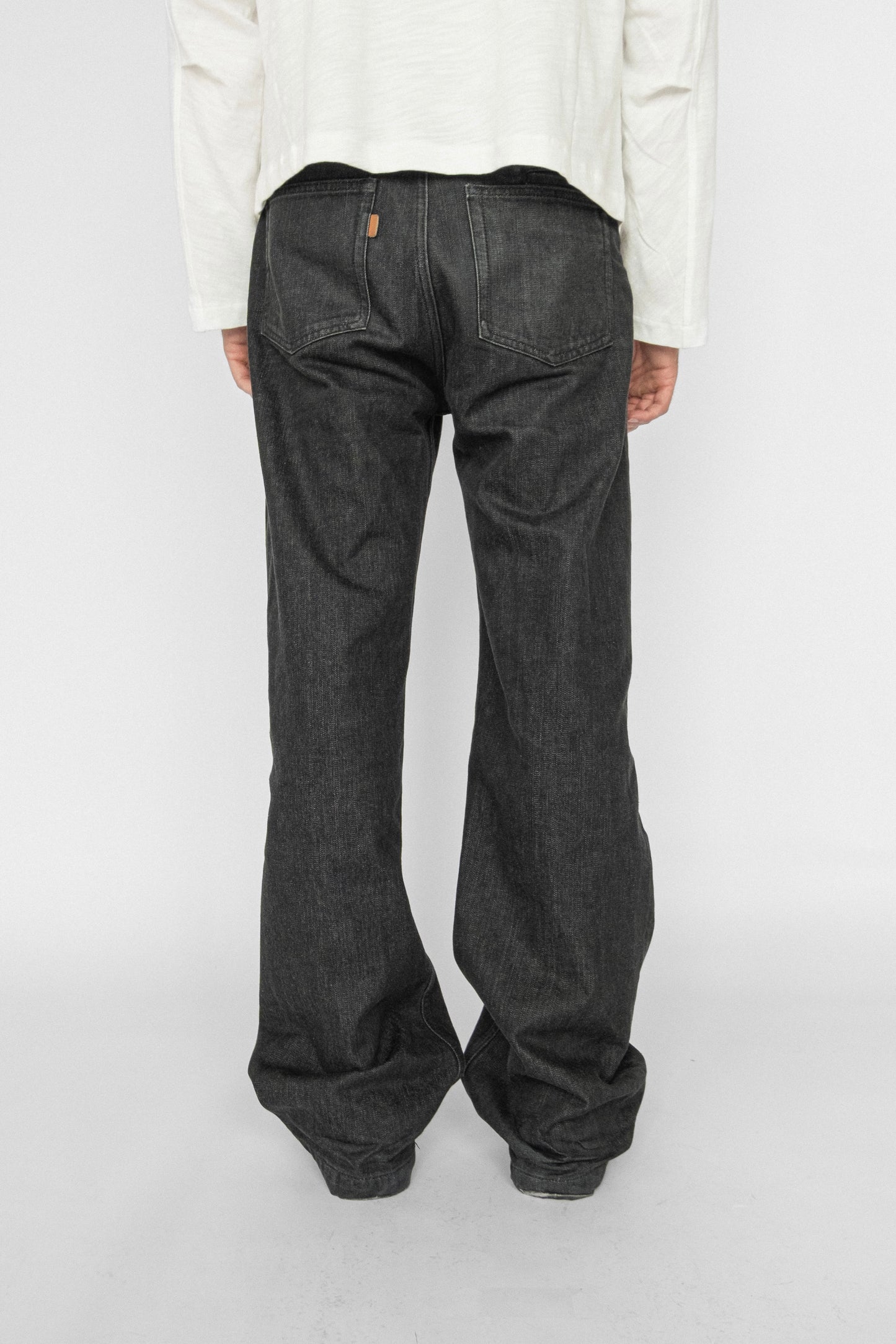 
                  
                    CORNELL SELVEDGE JEANS BLACK
                  
                