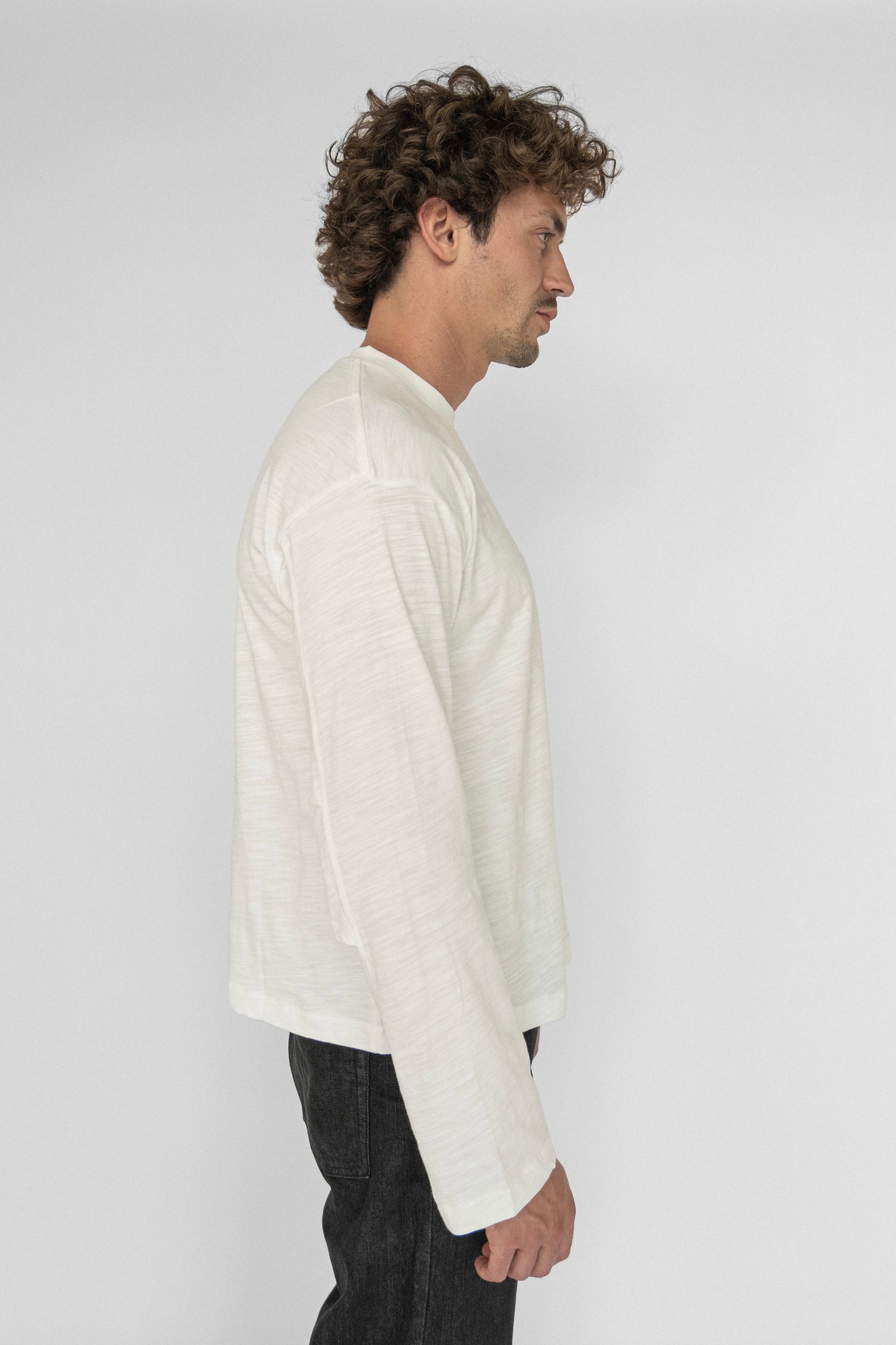 
                  
                    SLUB LONG SLEEVE T-SHIRT WHITE
                  
                
