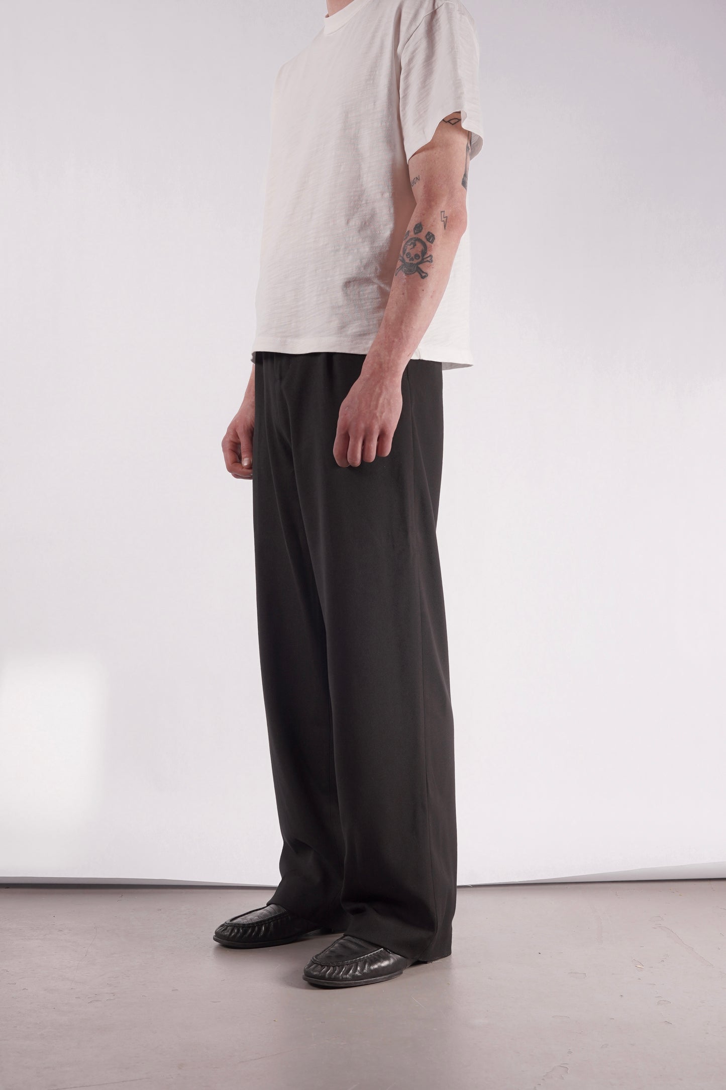 
                  
                    LEWIS TROUSERS BLACK
                  
                