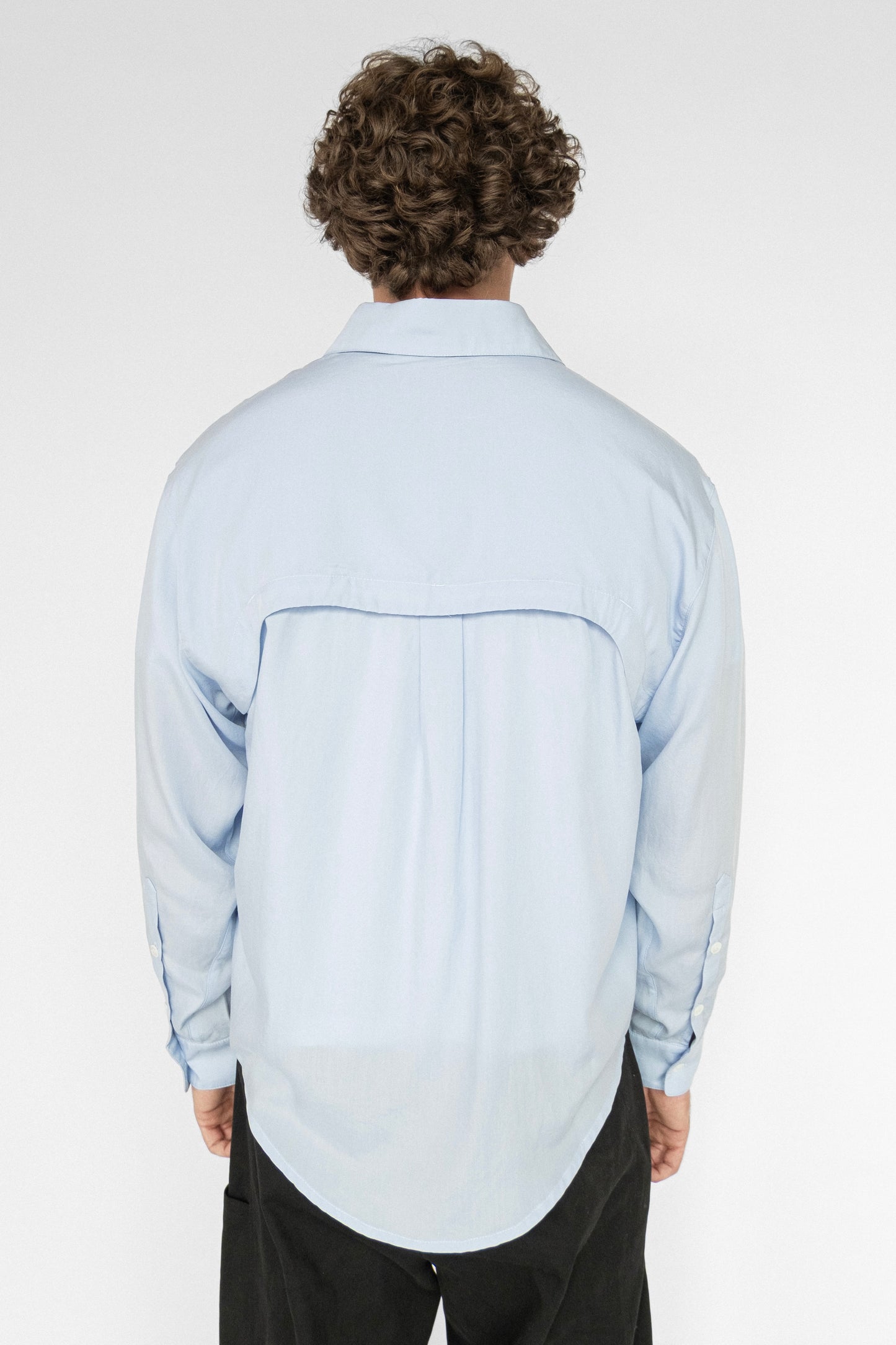 
                  
                    ELI TENCEL SHIRT BLUE
                  
                