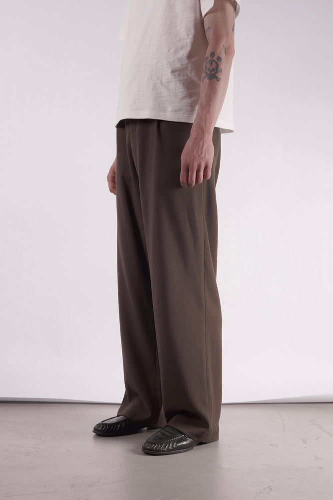 
                  
                    LEWIS TROUSERS WALNUT
                  
                