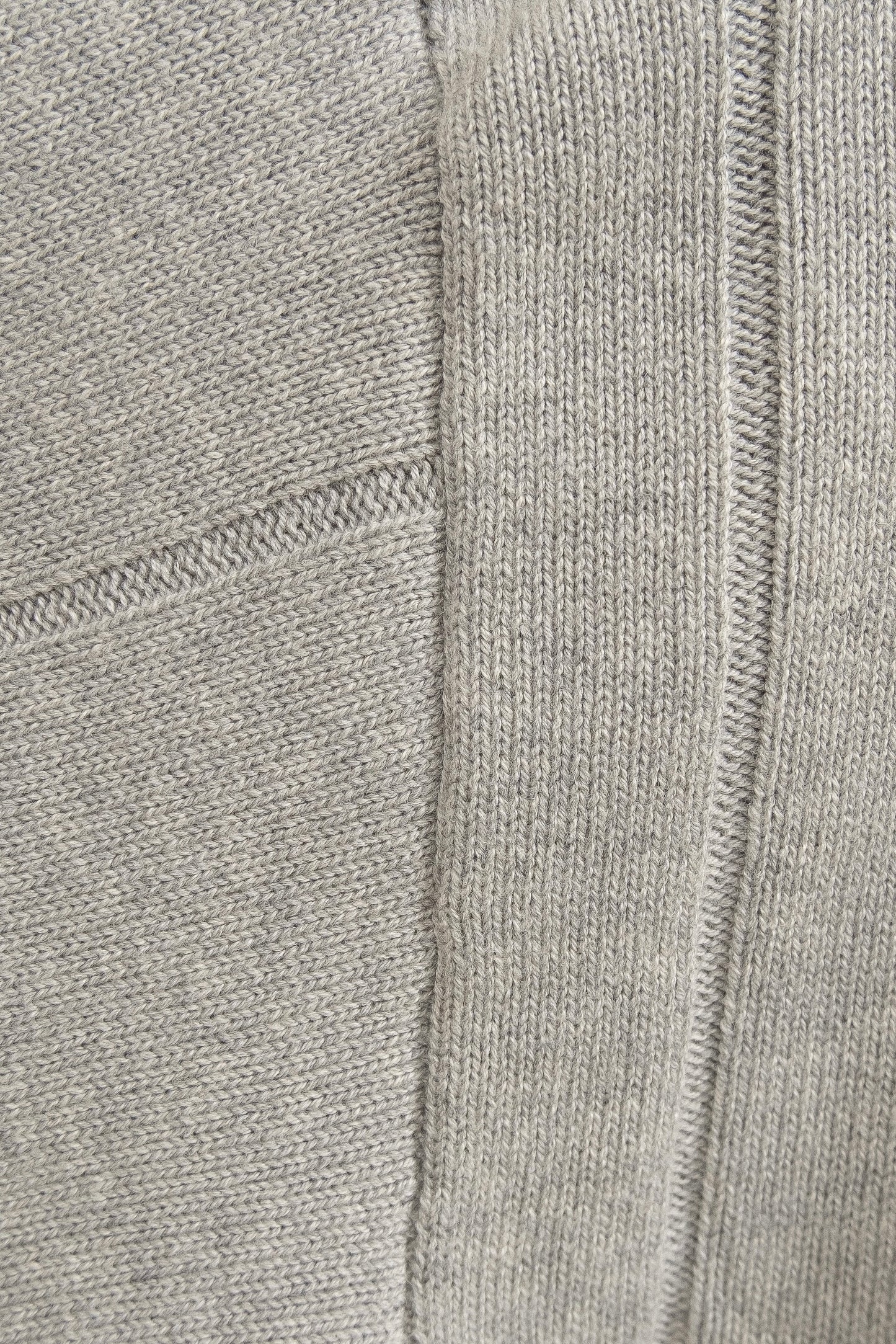 
                  
                    EMILE V-NECK KNIT
                  
                