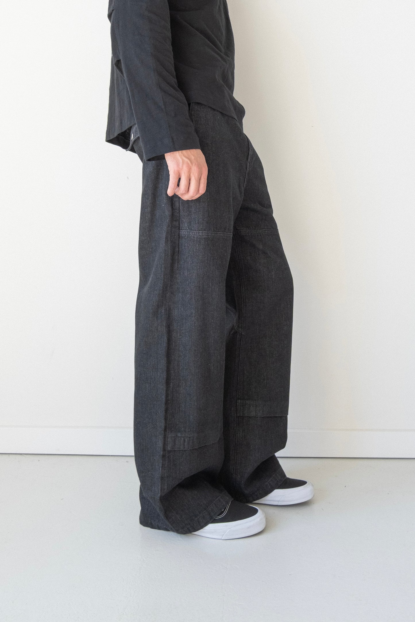 
                  
                    ALDEN CARPENTER JEANS BLACK
                  
                