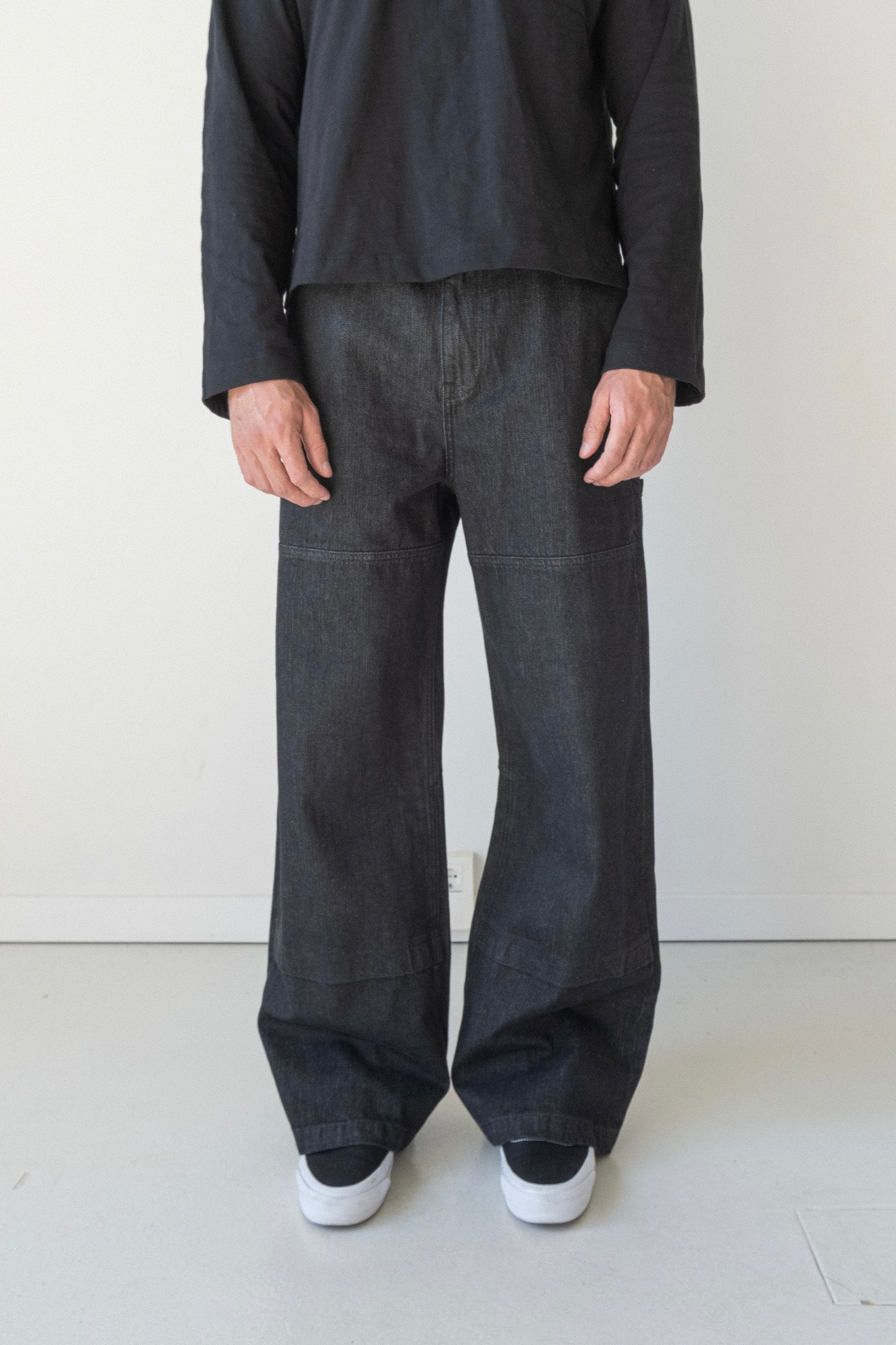 
                  
                    ALDEN CARPENTER JEANS BLACK
                  
                