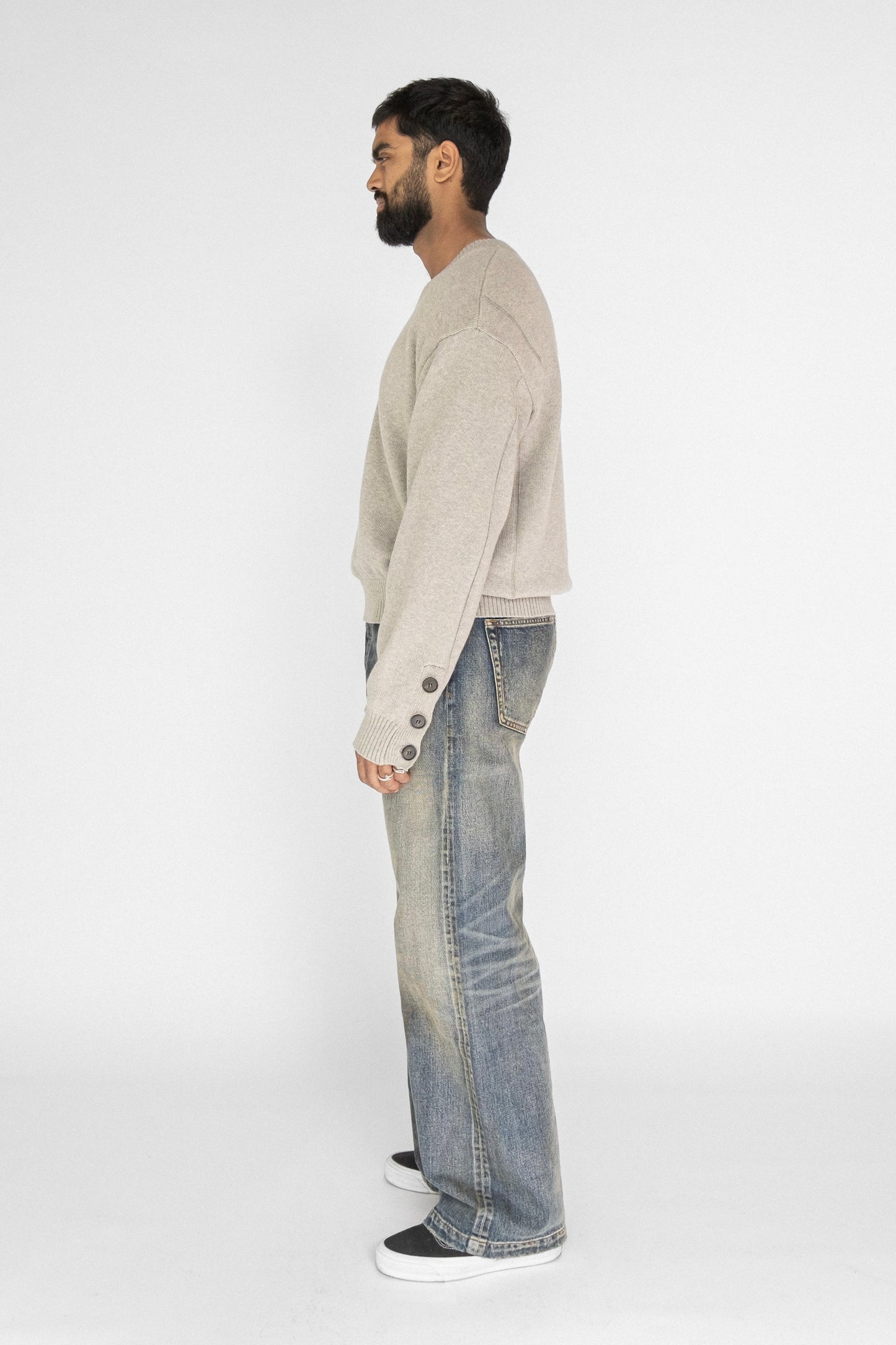 
                  
                    EMILE V-NECK KNIT
                  
                