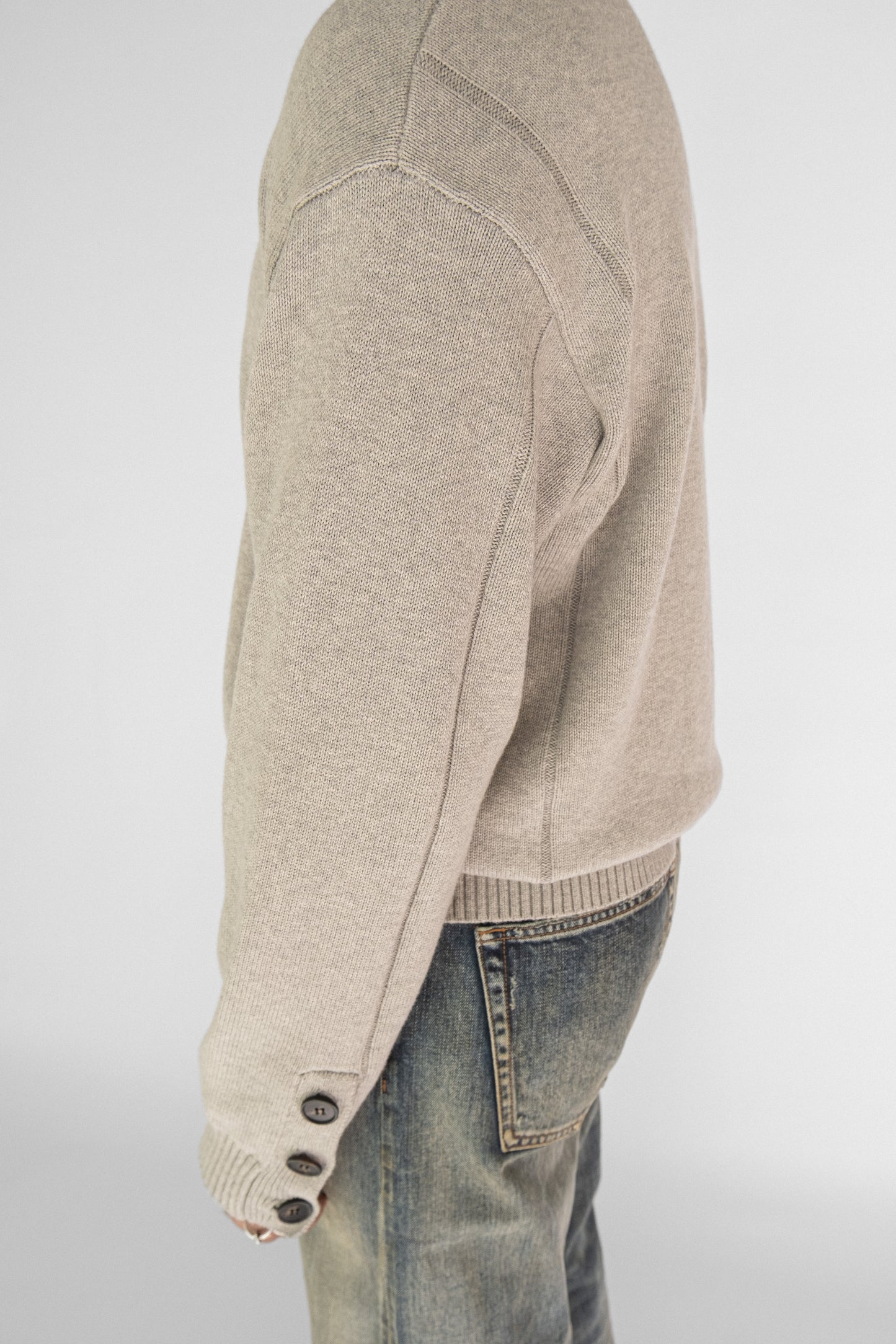 
                  
                    EMILE V-NECK KNIT
                  
                