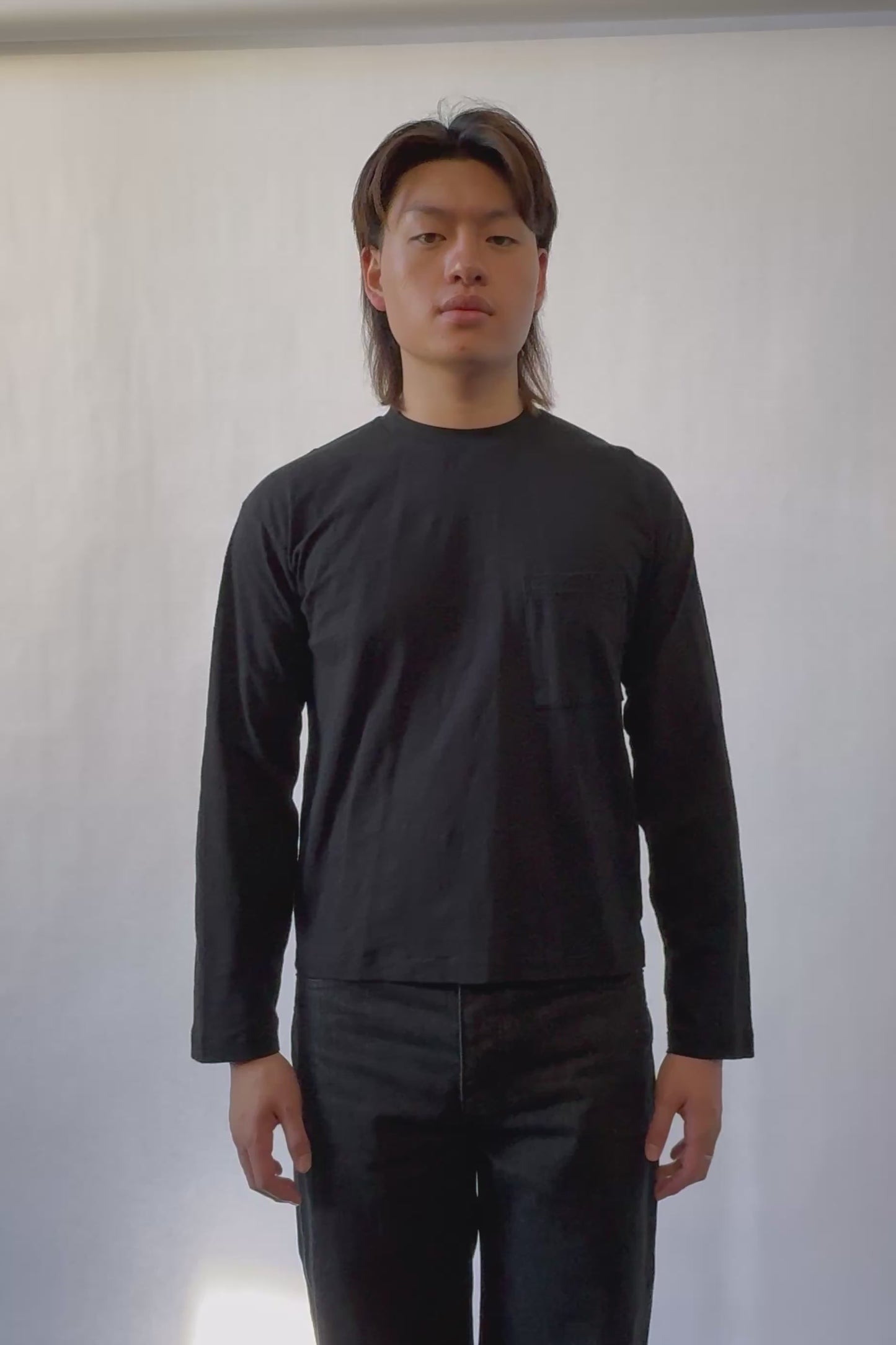 
                  
                    Load and play video in Gallery viewer, SLUB LONG SLEEVE T-SHIRT BLACK
                  
                