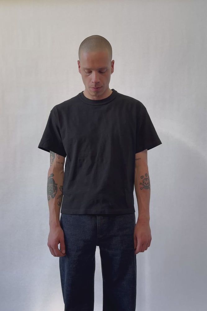 
                  
                    Load and play video in Gallery viewer, SLUB T-SHIRT BLACK
                  
                
